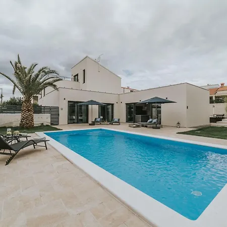 Haus In Novigrad Mit Privatem Pool By Interhome Prázdninový dům *