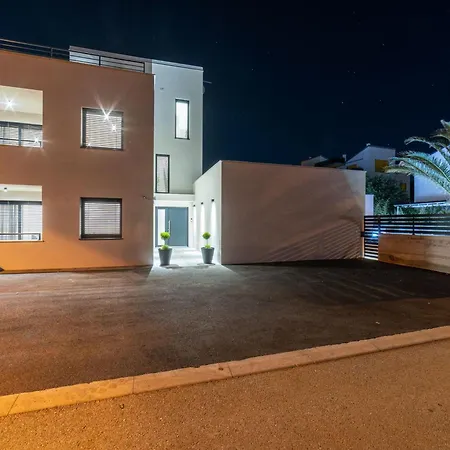 Haus In Novigrad Mit Privatem Pool By Interhome *