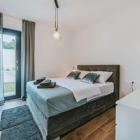 Haus In Novigrad Mit Privatem Pool By Interhome Vakantiehuis