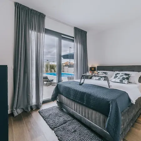 Vakantiehuis Haus In Novigrad Mit Privatem Pool By Interhome Novigrad Istria