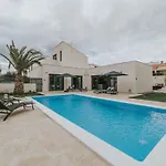 Haus In Novigrad Mit Privatem Pool By Interhome Hébergement de vacances *
